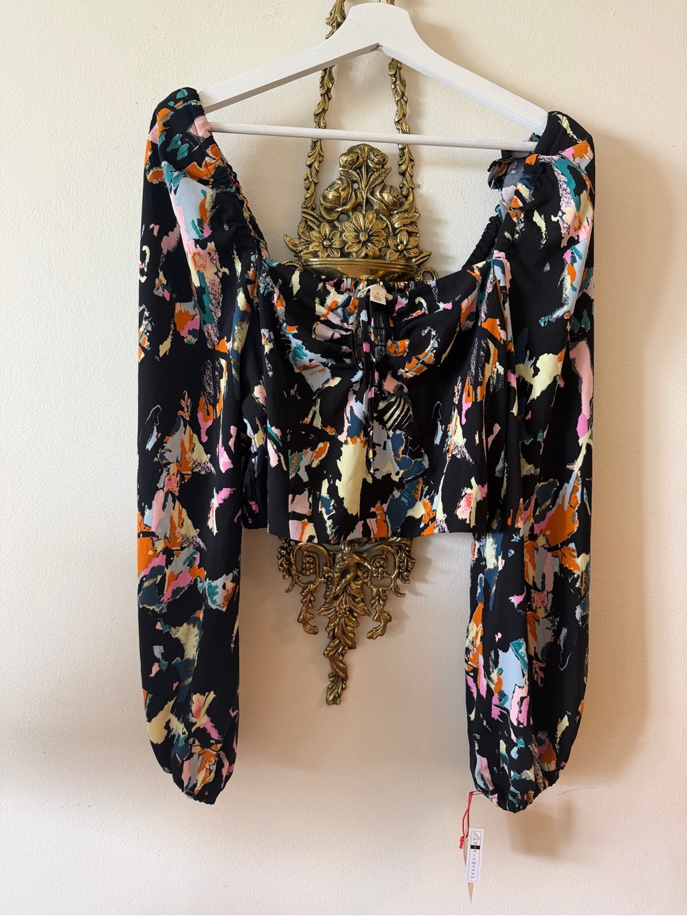 Off-Shoulder Long Sleeve Abstract Print Top - Black
